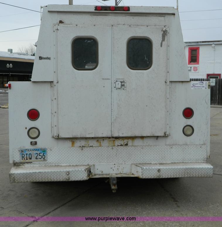 image for item D8732 1997 Ford F350 crew cab pickup truck