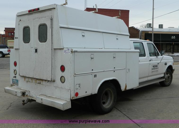 image for item D8732 1997 Ford F350 crew cab pickup truck