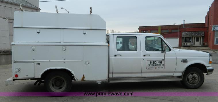 image for item D8732 1997 Ford F350 crew cab pickup truck