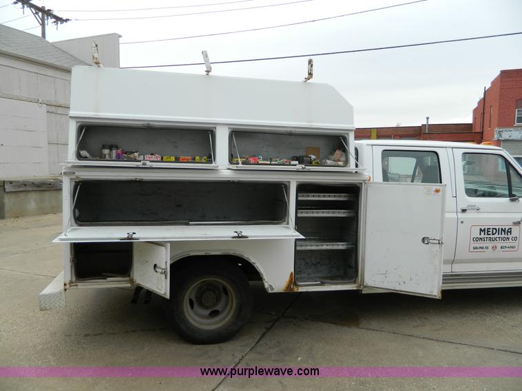 image for item D8732 1997 Ford F350 crew cab pickup truck