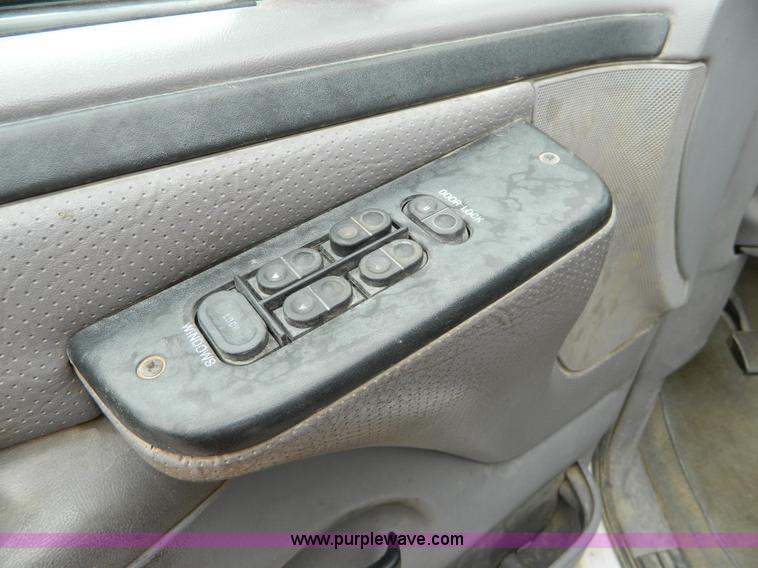 image for item D8732 1997 Ford F350 crew cab pickup truck