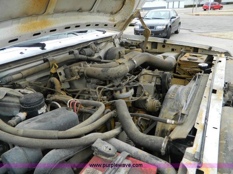 image for item D8732 1997 Ford F350 crew cab pickup truck