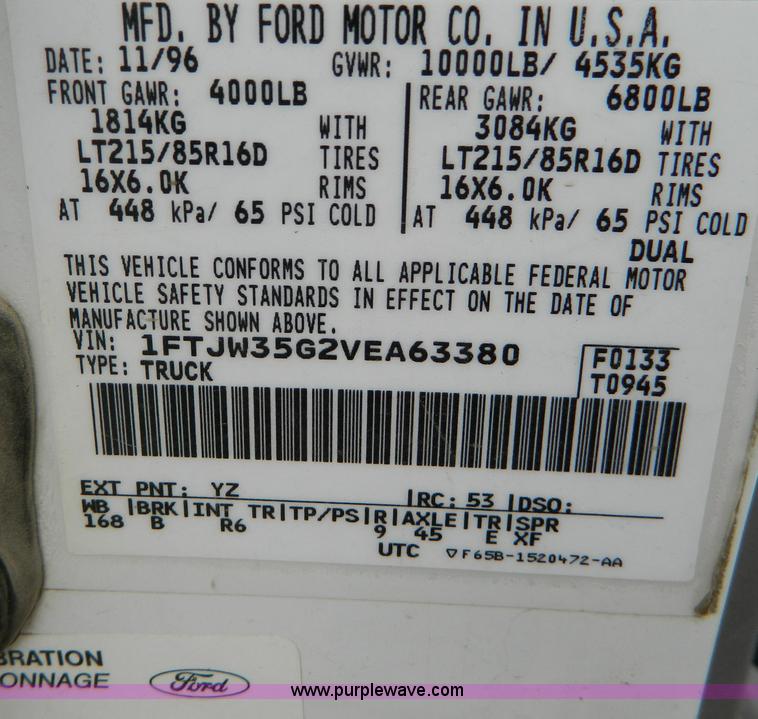 image for item D8732 1997 Ford F350 crew cab pickup truck