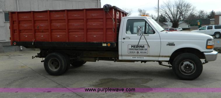 image for item D8734 1996 Ford F450 Super Duty dump truck