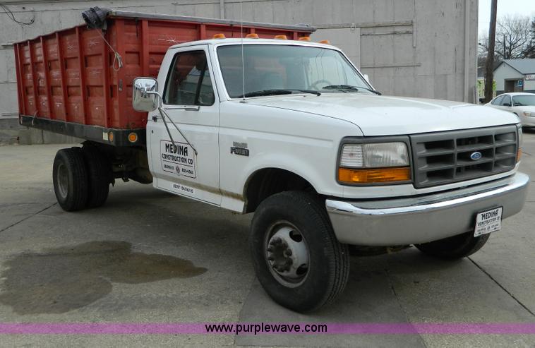 image for item D8734 1996 Ford F450 Super Duty dump truck