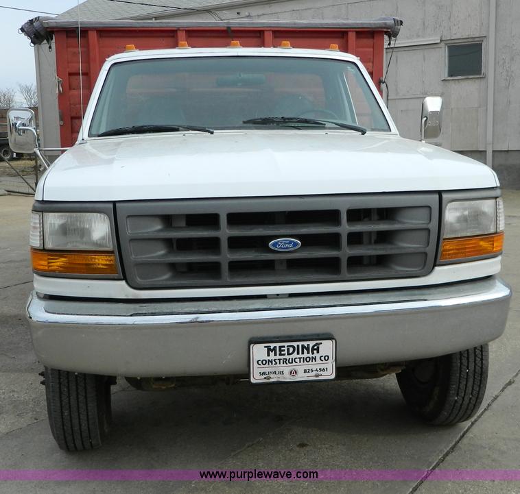 image for item D8734 1996 Ford F450 Super Duty dump truck