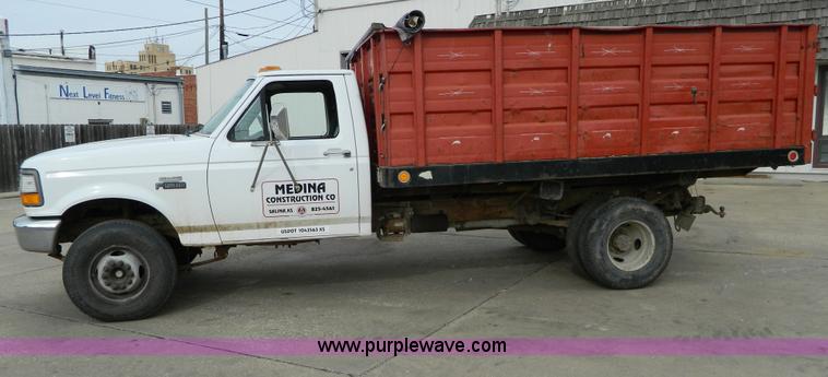 image for item D8734 1996 Ford F450 Super Duty dump truck