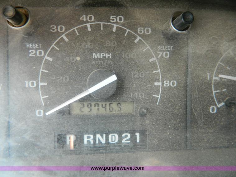 image for item D8734 1996 Ford F450 Super Duty dump truck