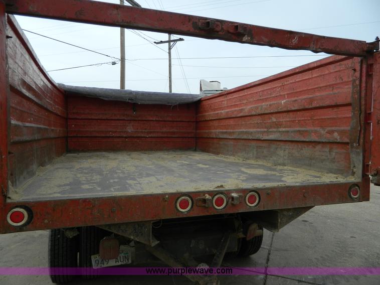 image for item D8734 1996 Ford F450 Super Duty dump truck