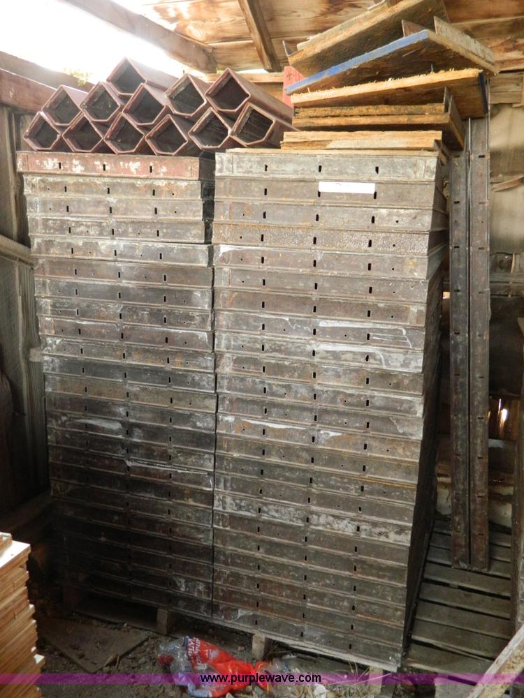 image for item E9348 Concrete forms