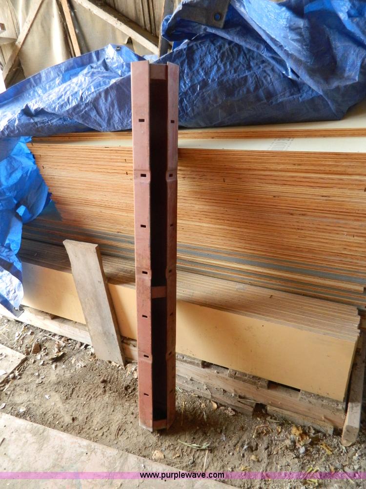 image for item E9348 Concrete forms