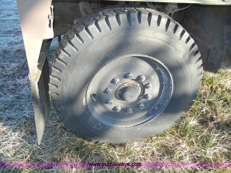 image for item A3441 Southwestern Mobility M989A1 trailer