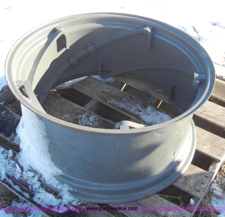 image for item A3443 1962 Massey-Ferguson MF90 tractor