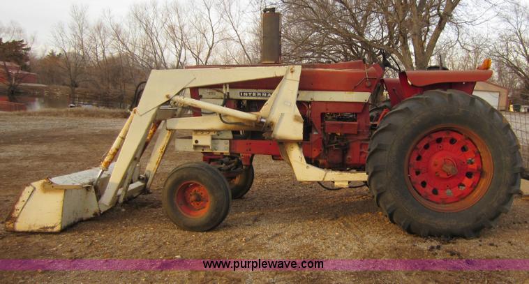 image for item A5632 International 766 tractor
