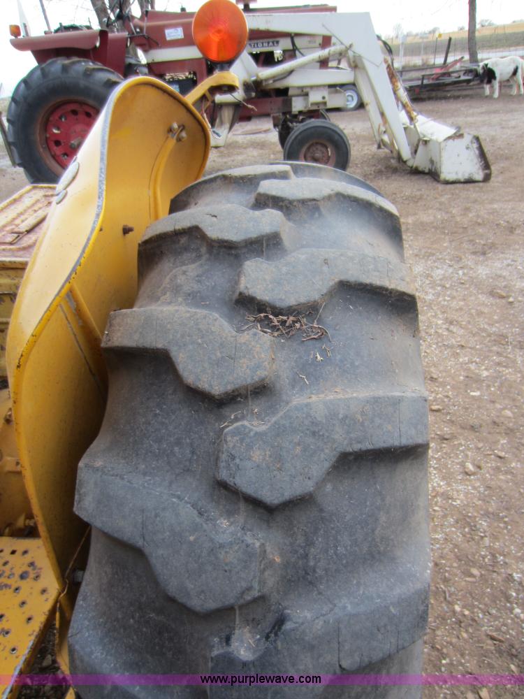 image for item A5633 John Deere 300 tractor