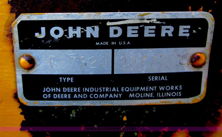 image for item A5633 John Deere 300 tractor