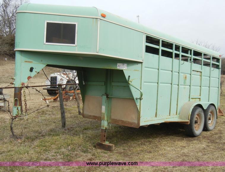 image for item A6696 1993 Rocky Mountain gooseneck stock trailer