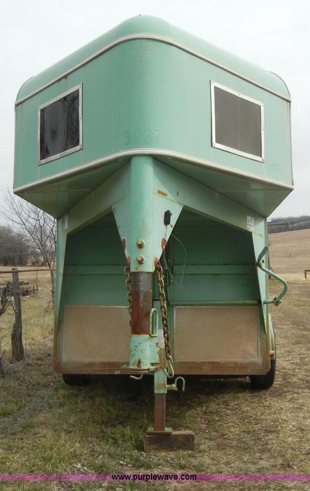 image for item A6696 1993 Rocky Mountain gooseneck stock trailer