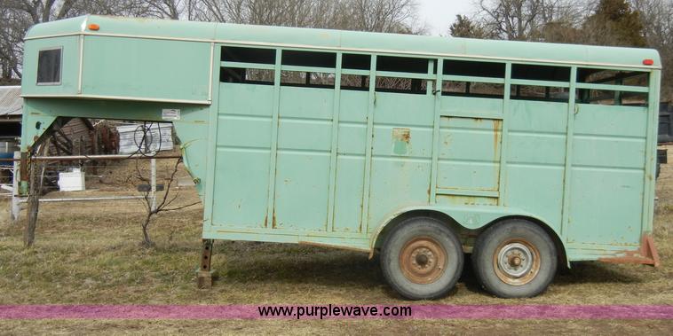 image for item A6696 1993 Rocky Mountain gooseneck stock trailer