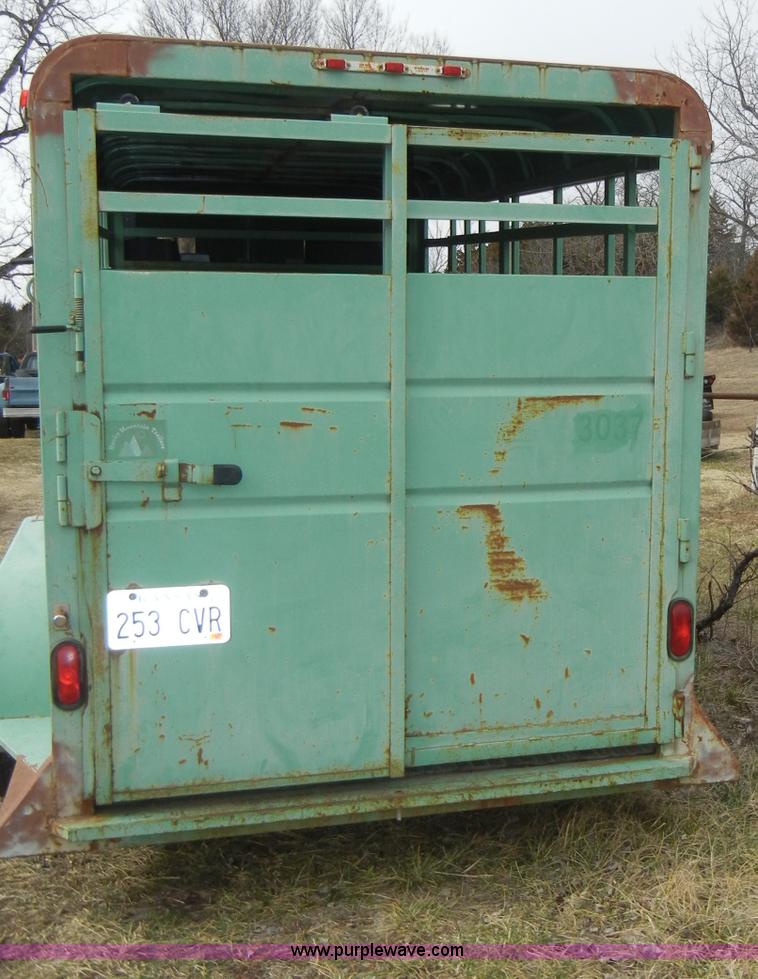 image for item A6696 1993 Rocky Mountain gooseneck stock trailer