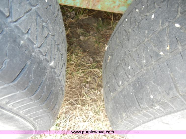 image for item A6696 1993 Rocky Mountain gooseneck stock trailer