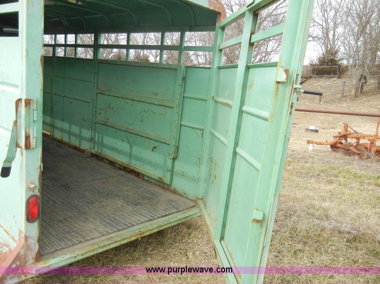 image for item A6696 1993 Rocky Mountain gooseneck stock trailer