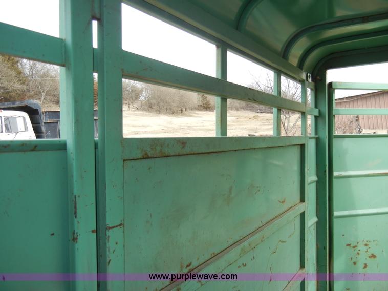 image for item A6696 1993 Rocky Mountain gooseneck stock trailer