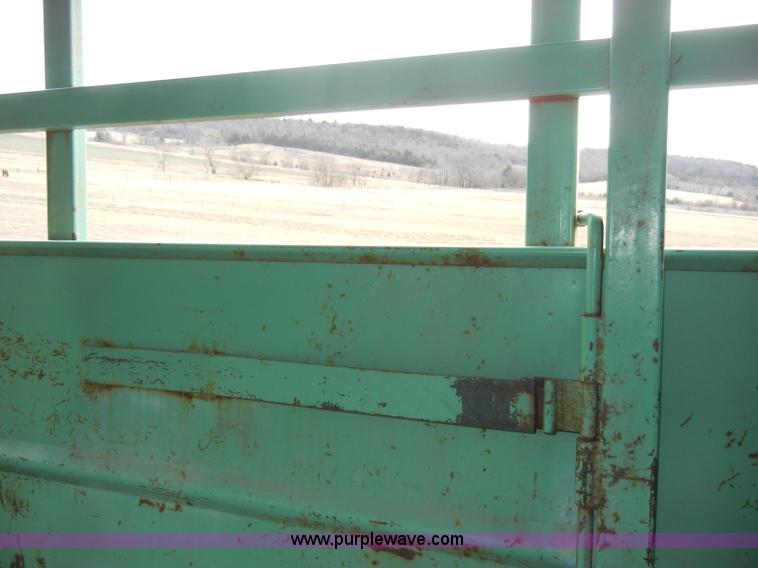image for item A6696 1993 Rocky Mountain gooseneck stock trailer