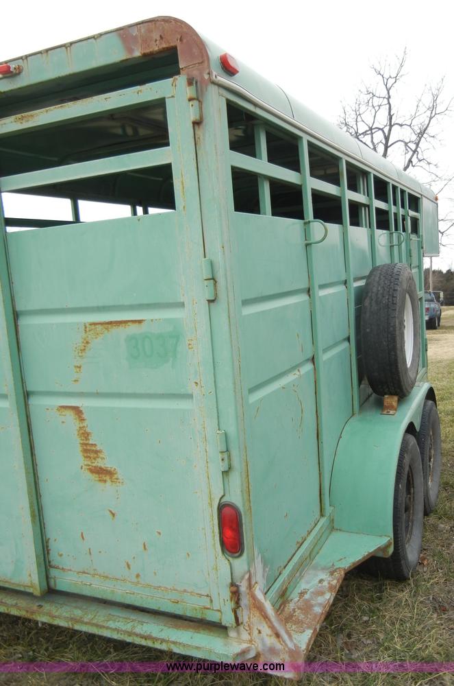 image for item A6696 1993 Rocky Mountain gooseneck stock trailer
