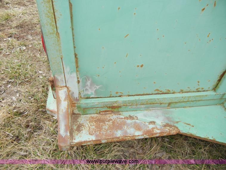 image for item A6696 1993 Rocky Mountain gooseneck stock trailer