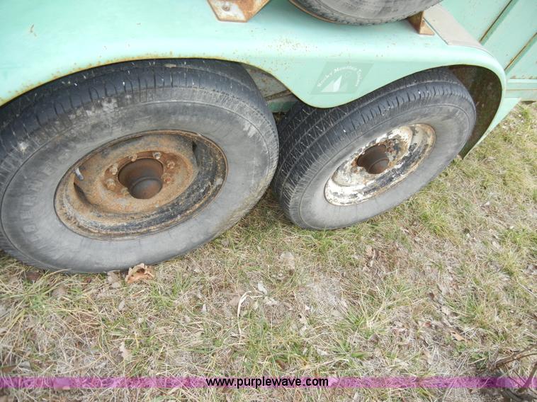 image for item A6696 1993 Rocky Mountain gooseneck stock trailer