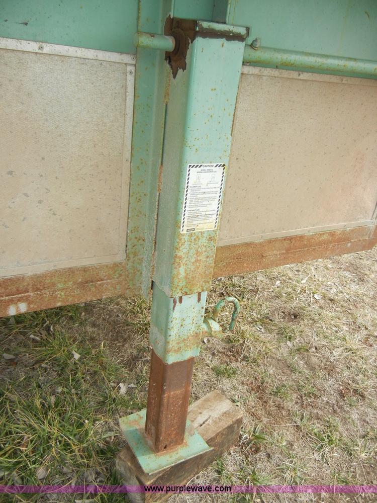 image for item A6696 1993 Rocky Mountain gooseneck stock trailer