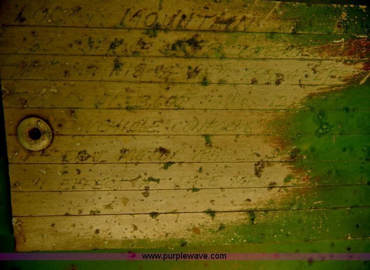 image for item A6696 1993 Rocky Mountain gooseneck stock trailer