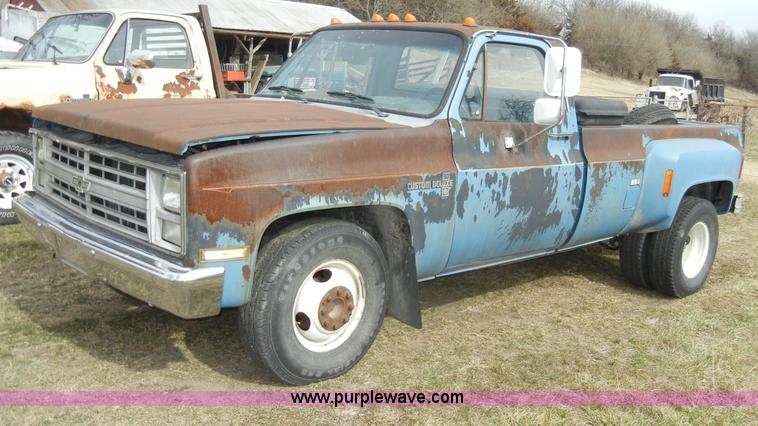 image for item A6697 1986 Chevrolet C30 Custom Deluxe pickup truck