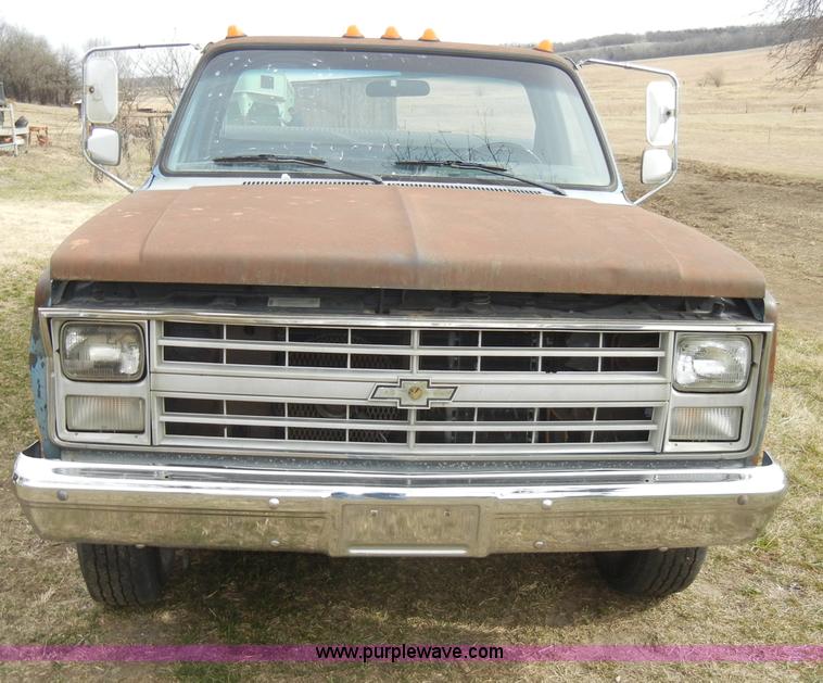 image for item A6697 1986 Chevrolet C30 Custom Deluxe pickup truck