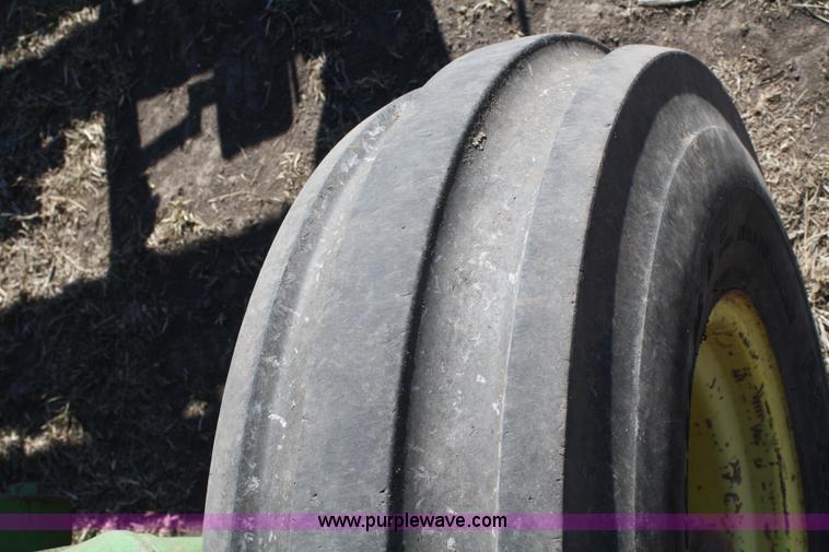 image for item A6724 1973 John Deere 4230 tractor