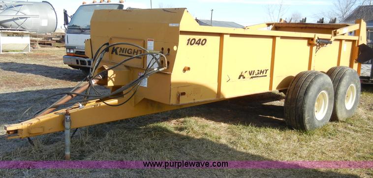image for item A9975 Knight 1040 manure spreader