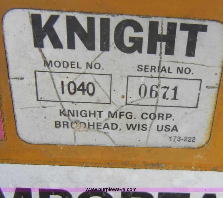 image for item A9975 Knight 1040 manure spreader