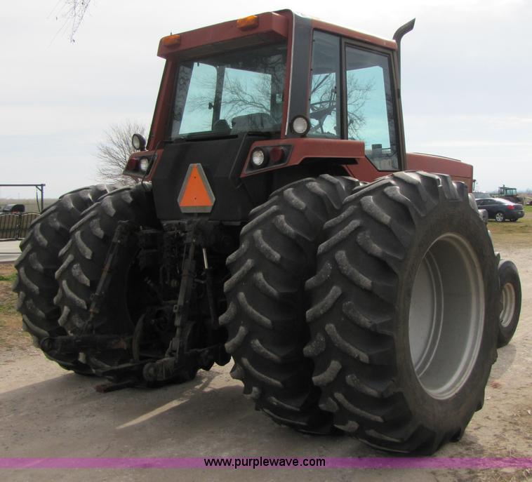 image for item B2167 1981 International Harvester 5288 tractor