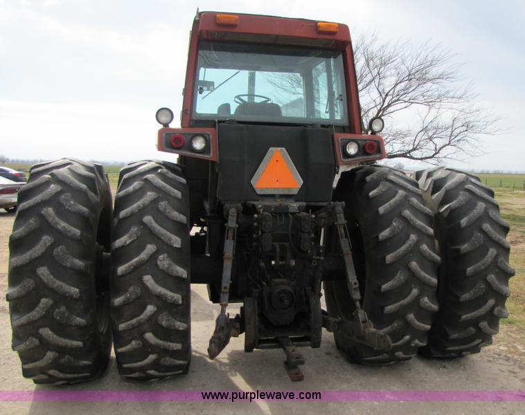image for item B2167 1981 International Harvester 5288 tractor