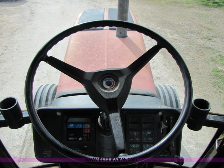 image for item B2167 1981 International Harvester 5288 tractor