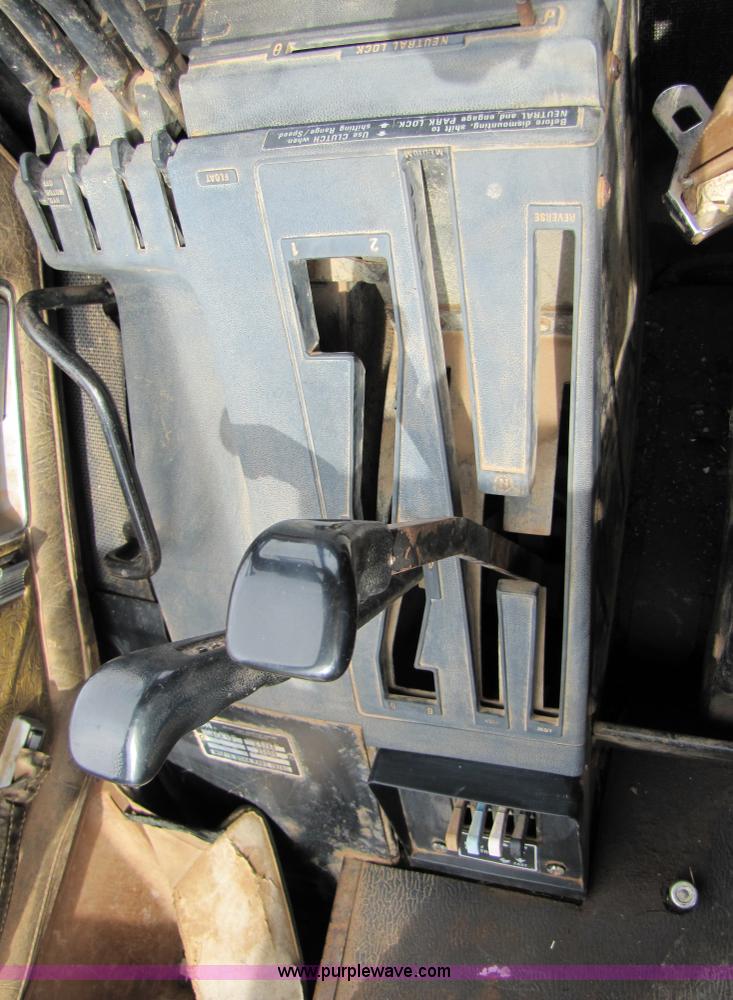 image for item B2167 1981 International Harvester 5288 tractor