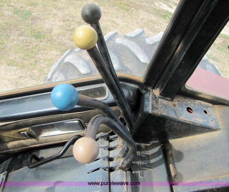 image for item B2167 1981 International Harvester 5288 tractor