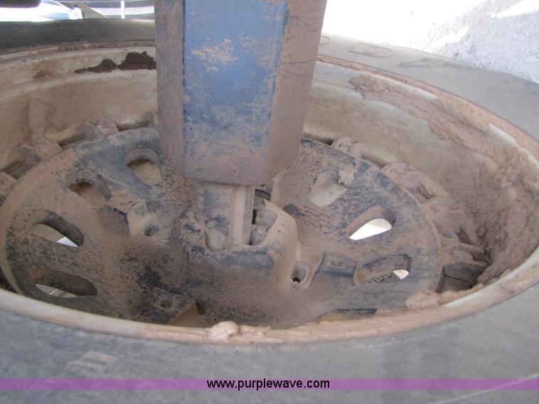 image for item B2167 1981 International Harvester 5288 tractor