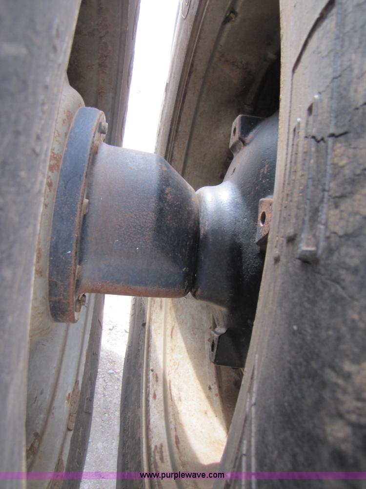 image for item B2167 1981 International Harvester 5288 tractor