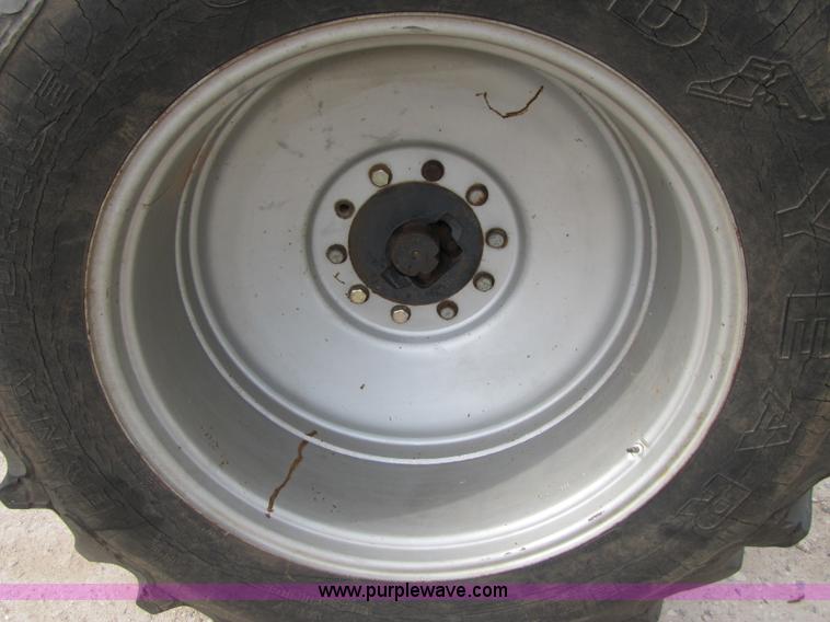 image for item B2167 1981 International Harvester 5288 tractor