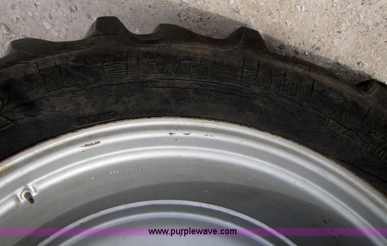 image for item B2167 1981 International Harvester 5288 tractor