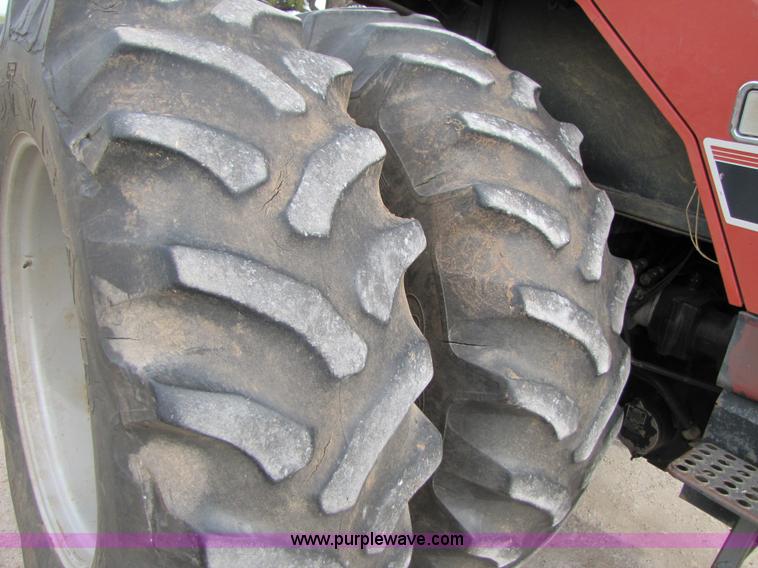 image for item B2167 1981 International Harvester 5288 tractor