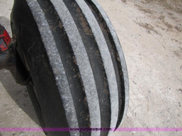 image for item B2167 1981 International Harvester 5288 tractor