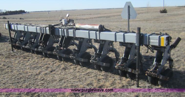 image for item B5582 Hiniker 6000 eight row cultivator